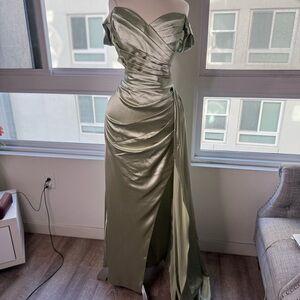 Elegant Off-Shoulder Green Dress